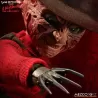 Freddy Les Griffes de la nuit poupée sonore Freddy Krueger Mezco Toys