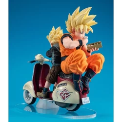 Dragonball Z 05 Desktop Real McCoy diorama Super Saiyan Son Goku & Super Saiyan Son Gohan & Motorbike Megahouse