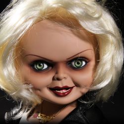 La Fiancée de Chucky poupée parlante Tiffany Mezco Toys