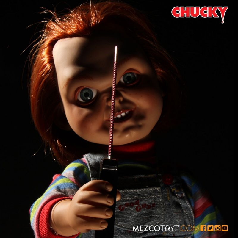 Chucky Jeu d´enfant poupée sonore Sneering Chucky 38cm Mezco