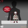 Ça : Chapitre 2 poupée parlante Designer Series Sinister Pennywise Mezco Toys