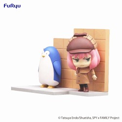 Spy x Family figurine Hold Figure Anya & Penguin Furyu