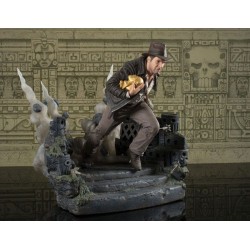 Indiana Jones: Les Aventuriers de l'arche perdue Deluxe Gallery statuette Escape with Idol Diamond Select